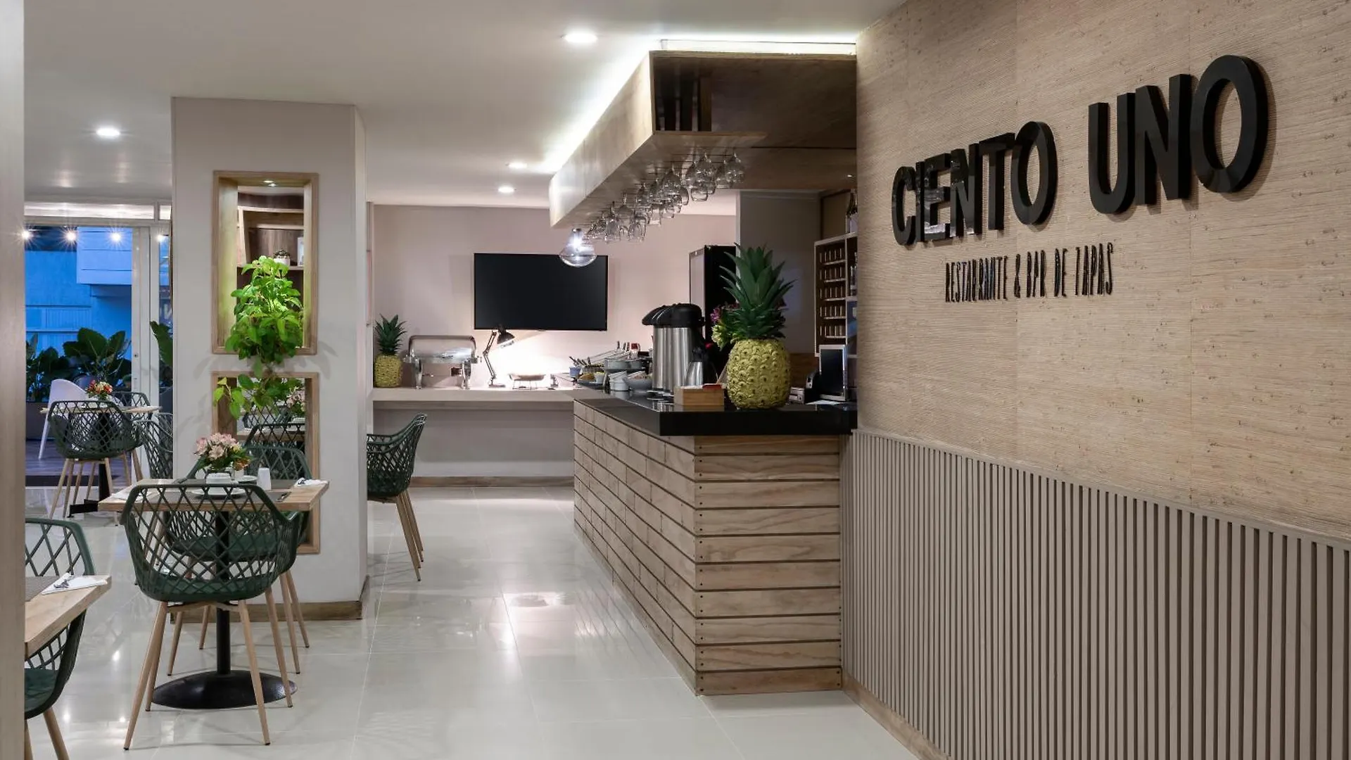 Hotel Ms Ciudad Jardin Cali 4*,
